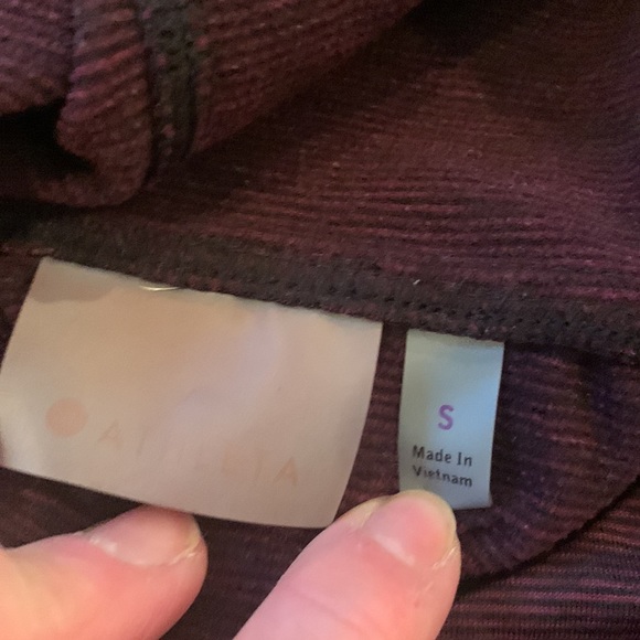 Athleta running pullover- reflective - Picture 6 of 6